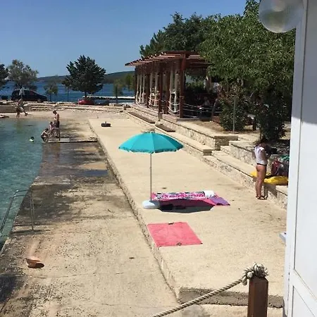 Tustica Apartament *