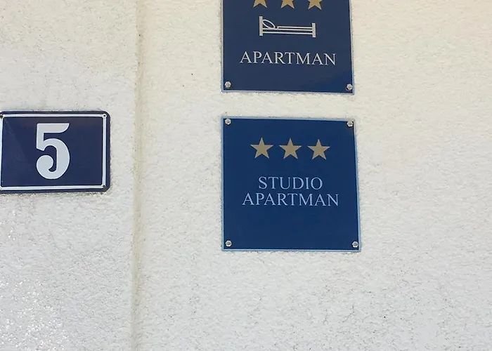 Apartament Tustica *