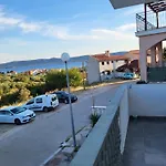 Tustica Apartment *