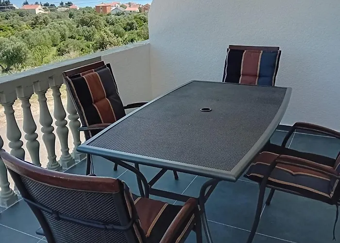 Tustica Apartman *